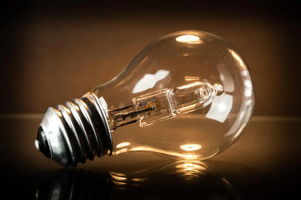 Halogen incandescent bulbs