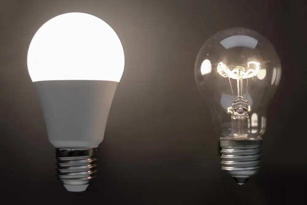 LED vs. incandescent bulb