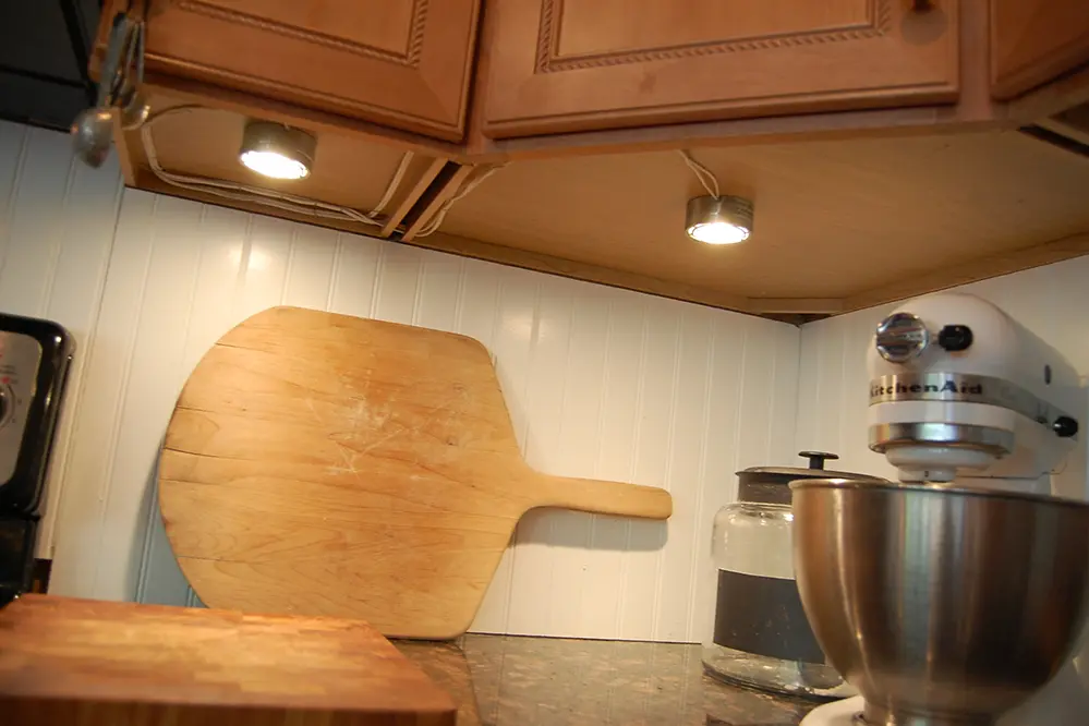 halogen lights under cabinet lights